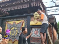 Gus Imm Universal Beri Cindera Mata Untuk Kapolsek Wilangan Polres Nganjuk