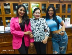 Bersama 2 Penyanyi Cantik, Ressa Herlambang dan Kiki kanoe ke Klinik Bedah Plastik Queen Lakukan Perawatan dan Operasi.