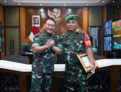 Kasad Berikan Penghargaan Babinsa yang Gagalkan Peredaran Ganja