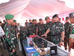 Panglima TNI Laksamana TNI Yudo Margono Pimpin Upacara Riksiaops dan Pemberangkatan Satgas Pamtas RI-PNG Kewilayah Papua TA. 2023