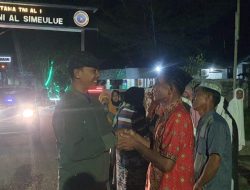 Haru dan Sedih, Pj. Bupati dan Masyarakat Lepas Keberangkatan Danlanal Simeulue
