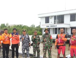 POS TNI AL Bengkalis Laksanakan SAR Laka Laut di Perairan Selat Padang Bengkalis