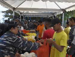Bantu Masyarakat Sambut Idul Fitri, Lanal Tarempa dan BNI Kolaborasi Gelar Bazar Murah Sembako