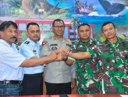 Kasrem 161/WS Hadiri Konfrensi Pers di Mapolda NTT, Ini Penjelasan Kapolda Terkait Keributan Saat Pertandingan Futsal