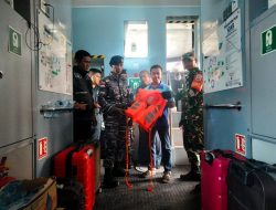 TNI AL, Pastikan Keamanan Pelayaran di Laut Aman, Lanal Dumai Laksanakan Pengecekan Alat Keselamatan Kapal