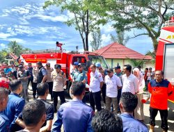 Gerak Cepat, Tim Tanggap Bencana Lanal Simeulue Aksi Padamkan Kebakaran di Simeulue