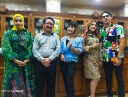 Klinik Bedah Plastik Queen Gandeng Pelanggan Setia Barbie, Irma, Irfan, Nana Mardiana, Gelar Santunan Anak Yatim
