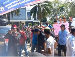 Setelah di Geruduk Massa Pemkab Muara Enim Akan Berjanji kembalikan Tarif Normal