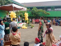 Babinsa Koramil 04 Gambir/0501 JP Dukung Kegiatan Market Day di Kompleks SD Negeri Wilayah Binaan Duri Pulo