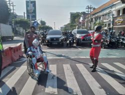 Ultraman Hadir di Tugu Yogyakarta saat Operasi Patuh Progo 2023