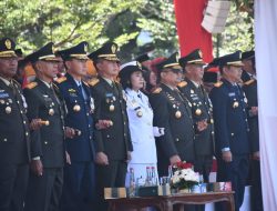 Komandan Lanal Bandung Ikuti Upacara Penurunan Bendera Merah Putih Dalam Rangka Peringatan Hut Ke-78 Kemerdekaan Republik Indonesia Tingkat Provinsi Jawa Barat Tahun 2023