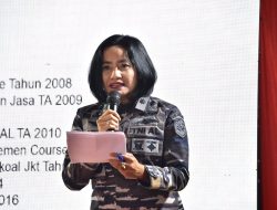 Komandan Lanal Bandung Moderator Bincang Sejarah Acara Pagelaran Dharma Teater Jalasena Laksamana Malahayati