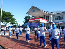 Prajurit Lanal Lhokseumawe Beserta Ibu-Ibu Jalasenastri Laksanakan Olahraga Bersama Dalam Rangka HUT Ke-77 Jalasenastri Tahun 2023