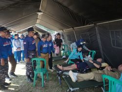 Wadan Lantamal XII Serahkan Bendera Estafet Route Putih Expedisi Maritim 2023 Kepada Danlanal Ketapang