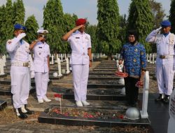 Pangkalan TNI Angkatan Laut Palembang Laksanakan Ziarah Ke TMP Ksatria Ksetra Siguntang