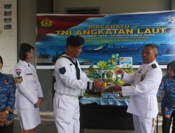 Upacara HUT Ke-78 TNI AL, Palaksa Lanal Bengkulu Bacakan Amanat Panglima TNI