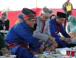 Danlantamal XII Hadiri Pagelaran Adat Robo-Robo dan Menerima Anugerah Pangeran Nata Varuna Nagara oleh Raja Mempawah XIII