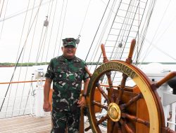 Danlantamal I Sambut KRI Bima Suci di Dermaga 007 Belawan