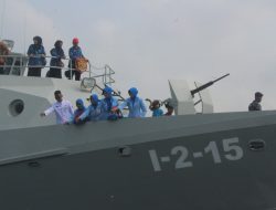 Mengenang Jasa Pahlawan Yang Gugur di Laut, Lanal Bengkulu Gelar Tabur Bunga di Laut