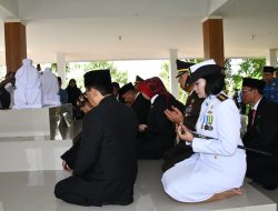 Komandan Lanal Bandung Ikuti Upacara dan Ziarah Nasional Peringatan Hari Pahlawan Ke-78 Tahun 2023 Tingkat Provinsi Jawa Barat