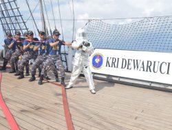 Sang Legendaris KRI Dewaruci Kembali Menggepakkan Sayap Layar-Layar Planjib Jib Dastur