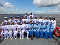 Sambut Hari Armada RI, Lanal Dumai Gelar Upacara Tabur Bunga di Laut Dengan KAL Tedung