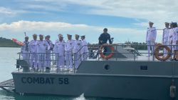 Danlanal Bintan Pimpin Upacara Tabur Bunga di Perairan Tanjung Uban Dalam Rangka Hari Armada RI Ke-78 Tahun 2023
