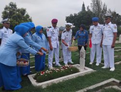 Sambut Hari Armada RI Tahun 2023, Lanal Bandung Laksanakan Ziarah Rombongan