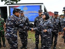 Komandan Lanal Bandung Dampingi Kasal Gelar Bakti Sosial dan Bakti Kesehatan TNI AL
