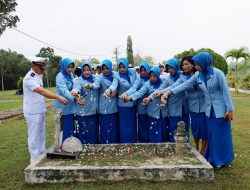 Sambut Hari Dharma Samudera, Lanal Dumai Laksanakan Ziarah Rombongan di TMP Kota Dumai
