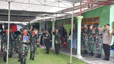 Danrem 072/Pamungkas Dampingi Pangdam IV/Diponegoro Hadiri Pemakaman Militer