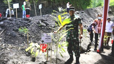 Danrem 072/Pamungkas Hadiri Pencanangan Rehabilitasi Lahan Kawasan Penyangga Gunung Merapi